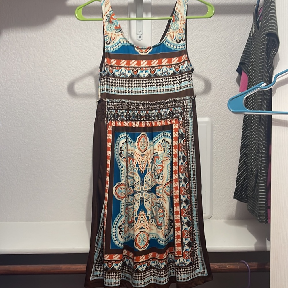 Size small - Picture 2 of 2